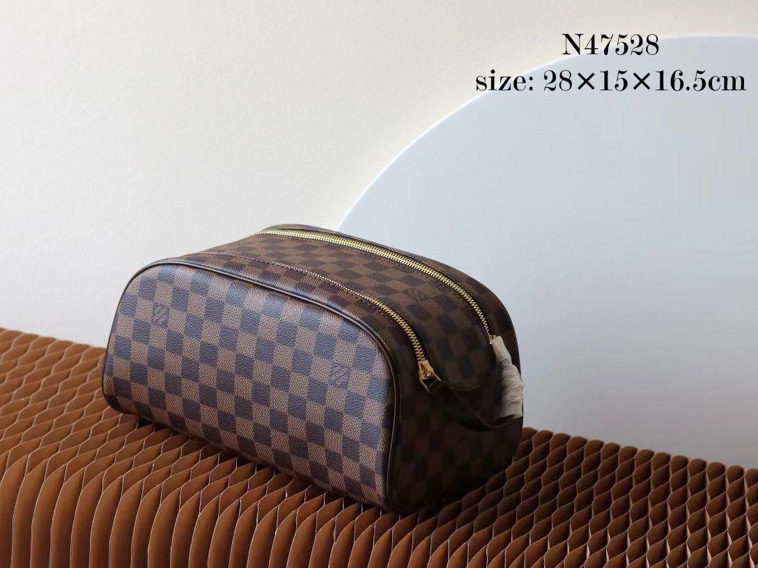 Men's Dopp Kit with Silver-color hardware