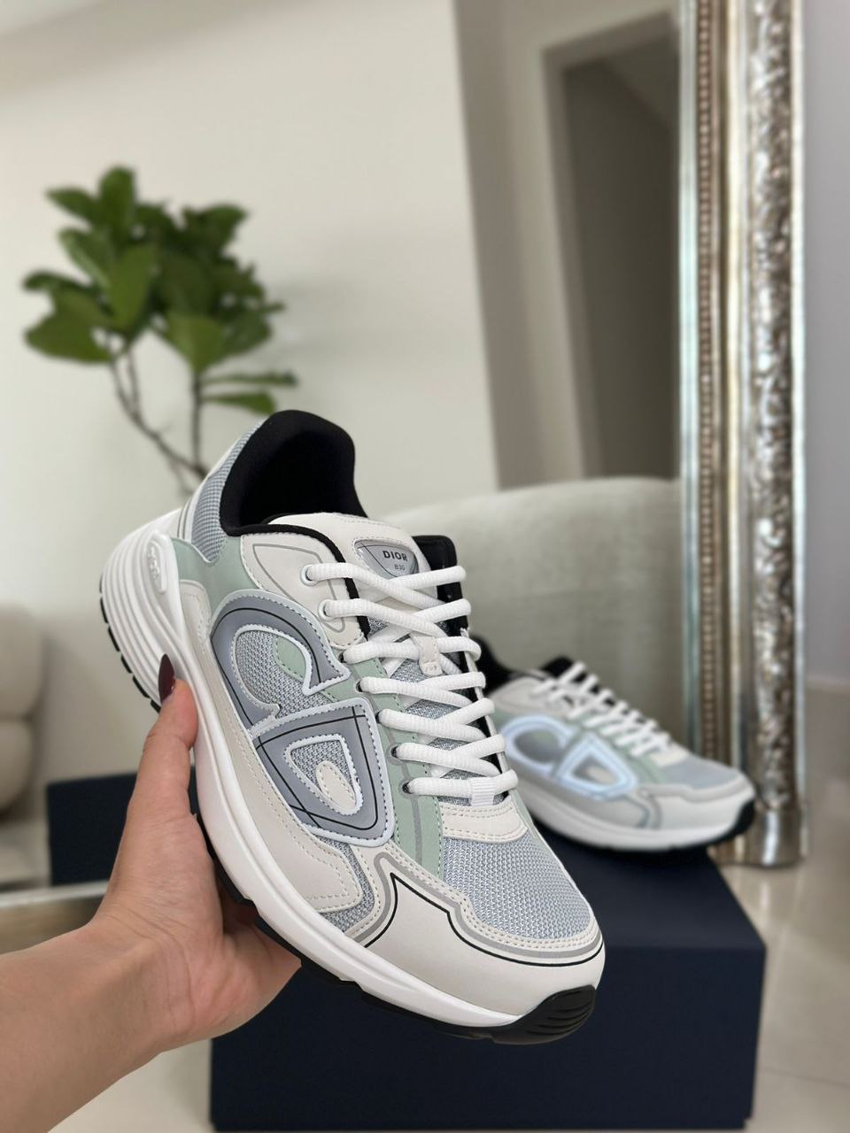 DIOR | B30 SNEAKER With a modern and sporty look - Image 5