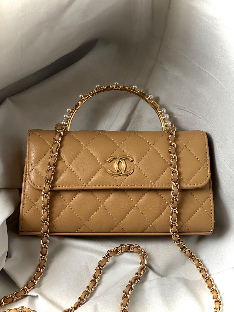 Chanel Lambskin Enamel Quilted Top Handle Flap Phone Holder With Chain - Image 2