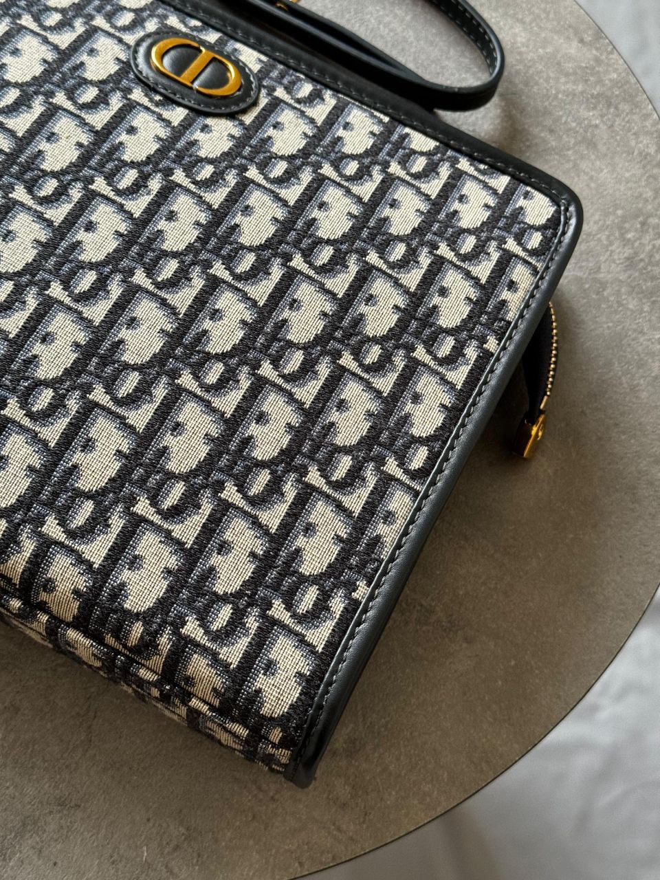 30 Montaigne Dea Pouch - Image 2