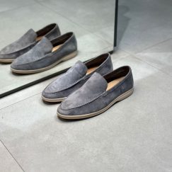 Design LORO PIANA KIDS Summer Walk suede loafers