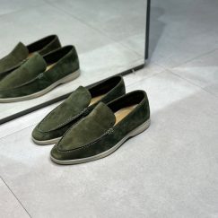 Design LORO PIANA KIDS Summer Walk suede loafers