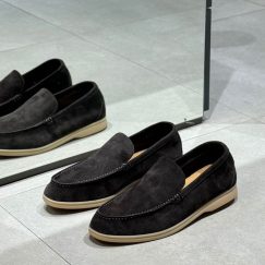 Design LORO PIANA KIDS Summer Walk suede loafers