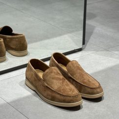 Design LORO PIANA KIDS Summer Walk suede loafers