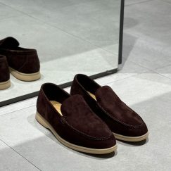 Design LORO PIANA KIDS Summer Walk suede loafers