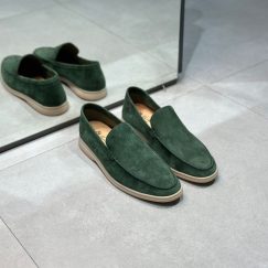 Design LORO PIANA KIDS Summer Walk suede loafers