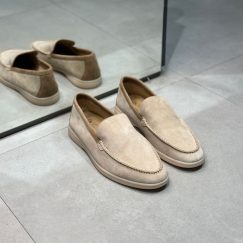 Design LORO PIANA KIDS Summer Walk suede loafers